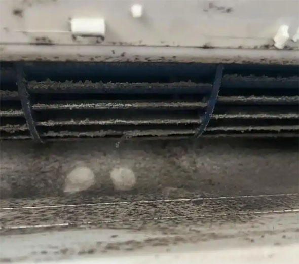 稻城空调吹的风有股烧焦味是怎么回事